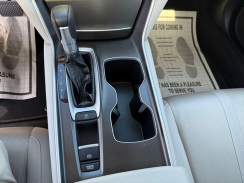 Used 2020 Honda Accord EX image 18