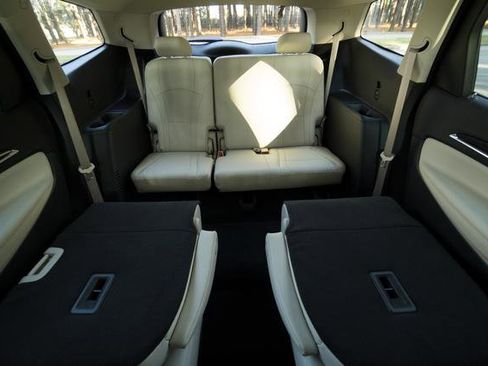 Used 2024 Buick Enclave Essence w/ Sport Touring Edition image 30