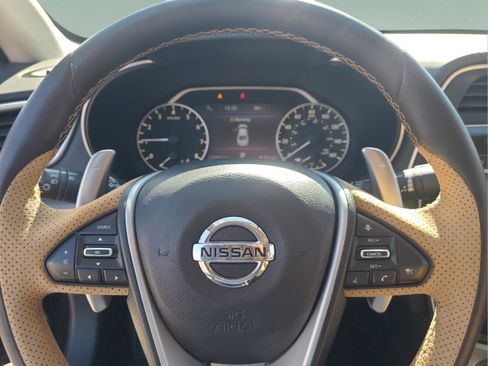 Used 2016 Nissan Maxima SR w/ Interior Lighting Package image 24