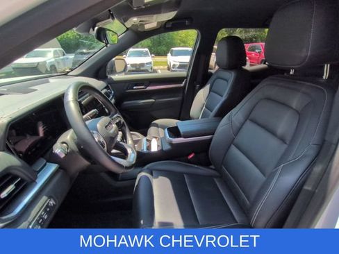 Used 2025 GMC Terrain Elevation w/ Elevation Premium Package AWD/4WD image 10