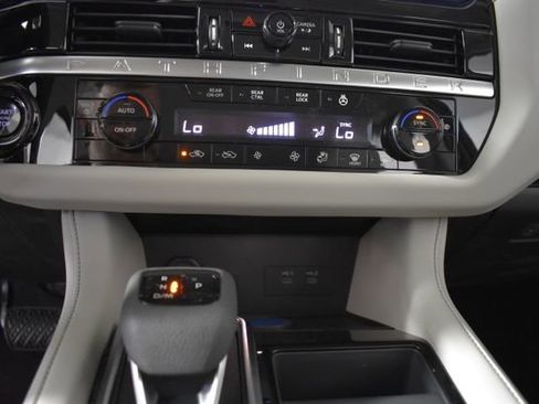 New 2026 Nissan Pathfinder SL AWD/4WD image 25