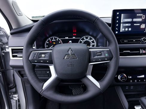 New 2026 Mitsubishi Outlander SE FWD image 20
