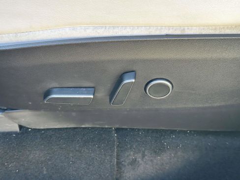 Used 2021 Tesla Model Y Long Range AWD/4WD image 14