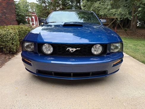 Used 2009 Ford Mustang GT Premium image 11