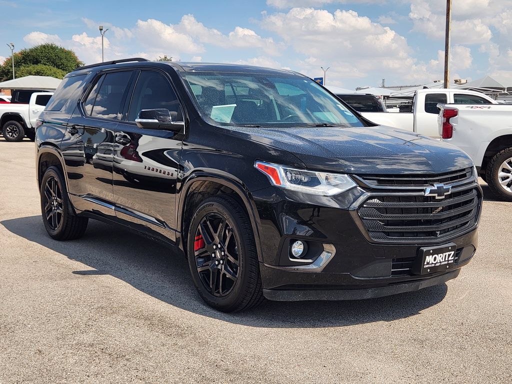 Used 2021 Chevrolet Traverse Premier w/ Redline Edition FWD image 3