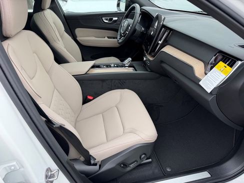 New 2026 Volvo XC60 B5 Core w/ Climate Package image 9