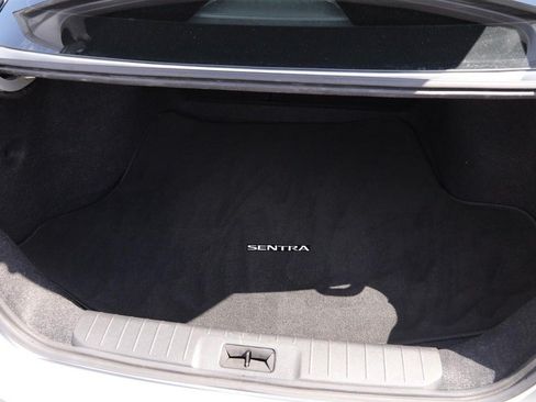 Used 2020 Nissan Sentra SV FWD image 7