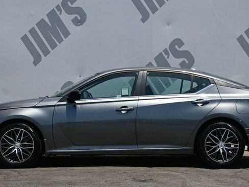 Used 2022 Nissan Altima 2.5 SR FWD image 8