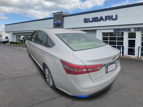 Used 2013 Toyota Avalon Limited FWD image 5