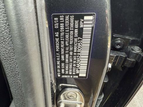 Used 2018 Porsche Macan image 33