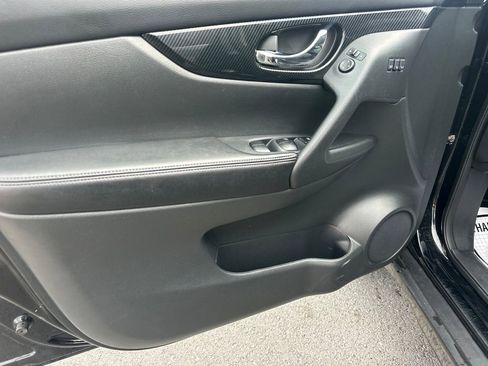 Used 2017 Nissan Rogue SL image 15