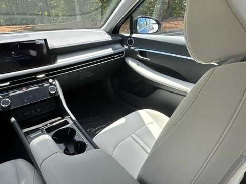 Certified 2024 Hyundai Sonata SEL w/ Convenience Package image 16