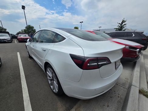 Used 2019 Tesla Model 3 Mid Range RWD image 3