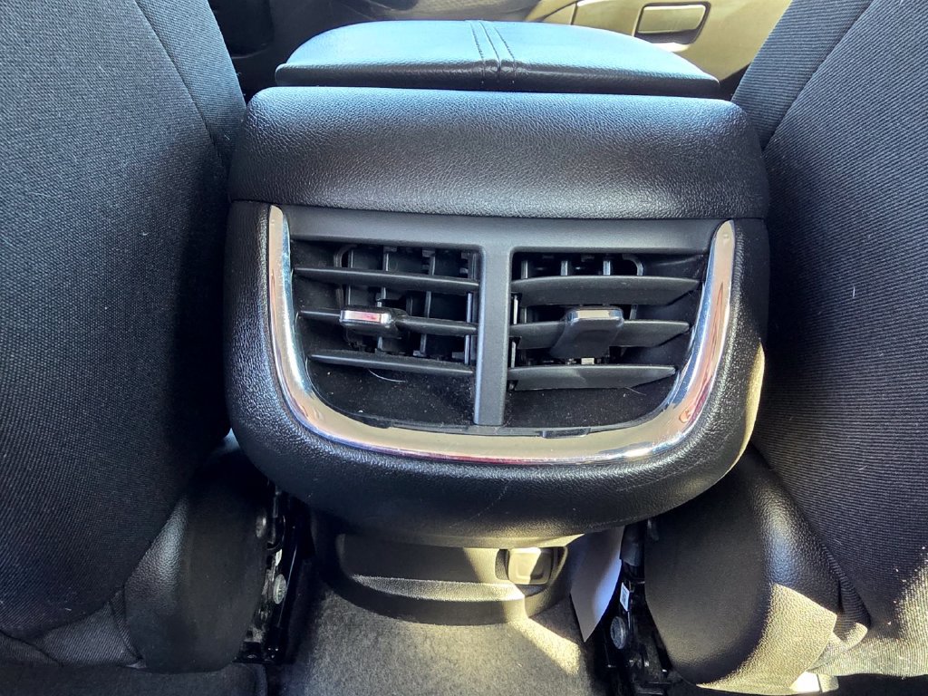 Used 2025 Chevrolet Malibu LT FWD image 30