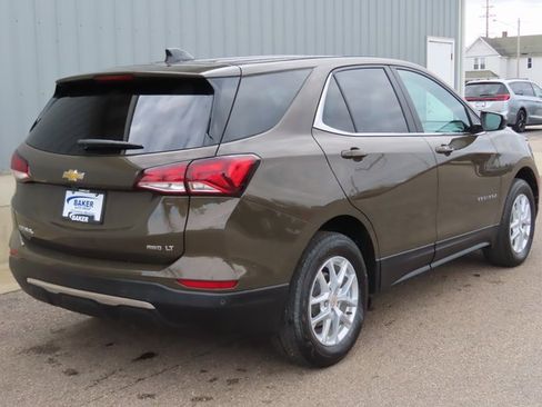 Used 2024 Chevrolet Equinox LT image 3