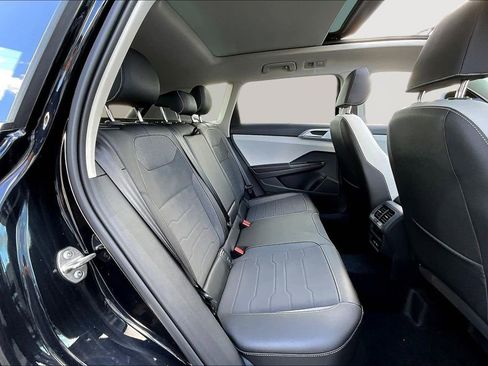 New 2026 Volkswagen Taos SE image 23