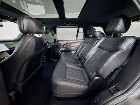 Used 2024 Land Rover Range Rover Long Wheelbase SE AWD/4WD image 22
