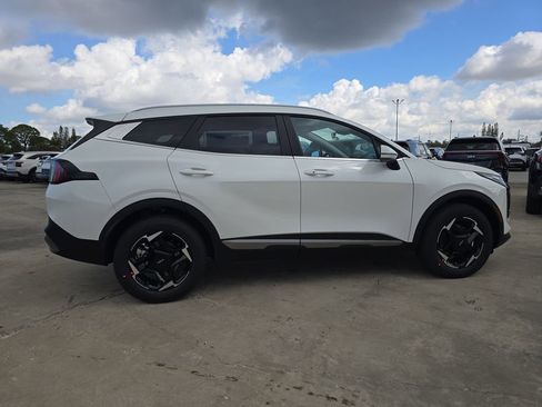 New 2026 Kia Sportage EX image 9