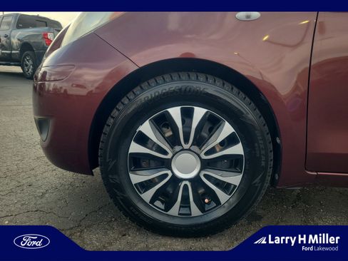 Used 2009 Toyota Yaris 2-Door Hatchback image 26