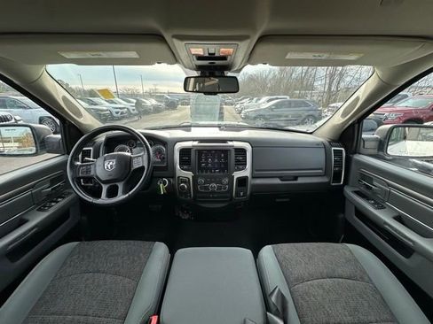Used 2019 RAM 1500 Classic SLT w/ Luxury Group image 2