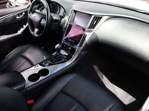 Used 2017 INFINITI Q50 Signature Edition w/ All Weather Package (L93) RWD image 21