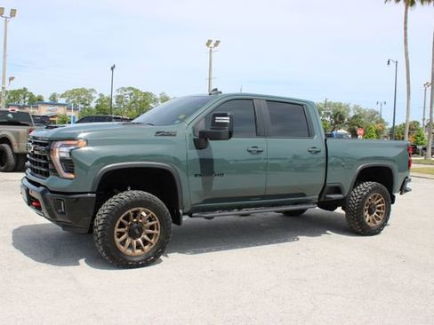 Used 2025 Chevrolet Silverado 2500 LT w/ Trail Boss Package AWD/4WD image 5