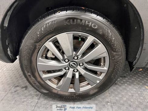 Used 2025 Nissan Pathfinder SV FWD image 15