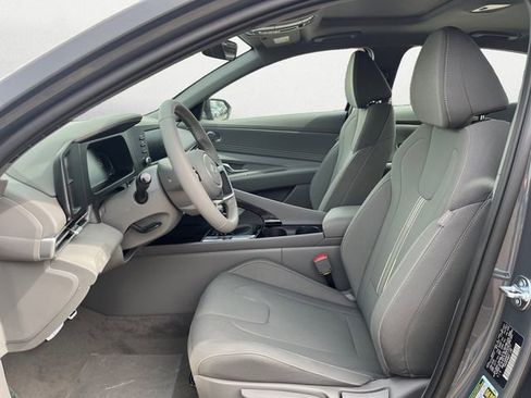 New 2026 Hyundai Elantra SEL Sport Premium FWD image 9