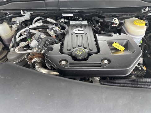 Used 2025 RAM 3500 Laramie AWD/4WD image 34