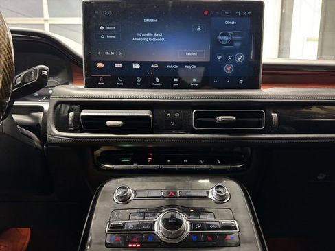 Used 2022 Lincoln Nautilus Reserve image 9