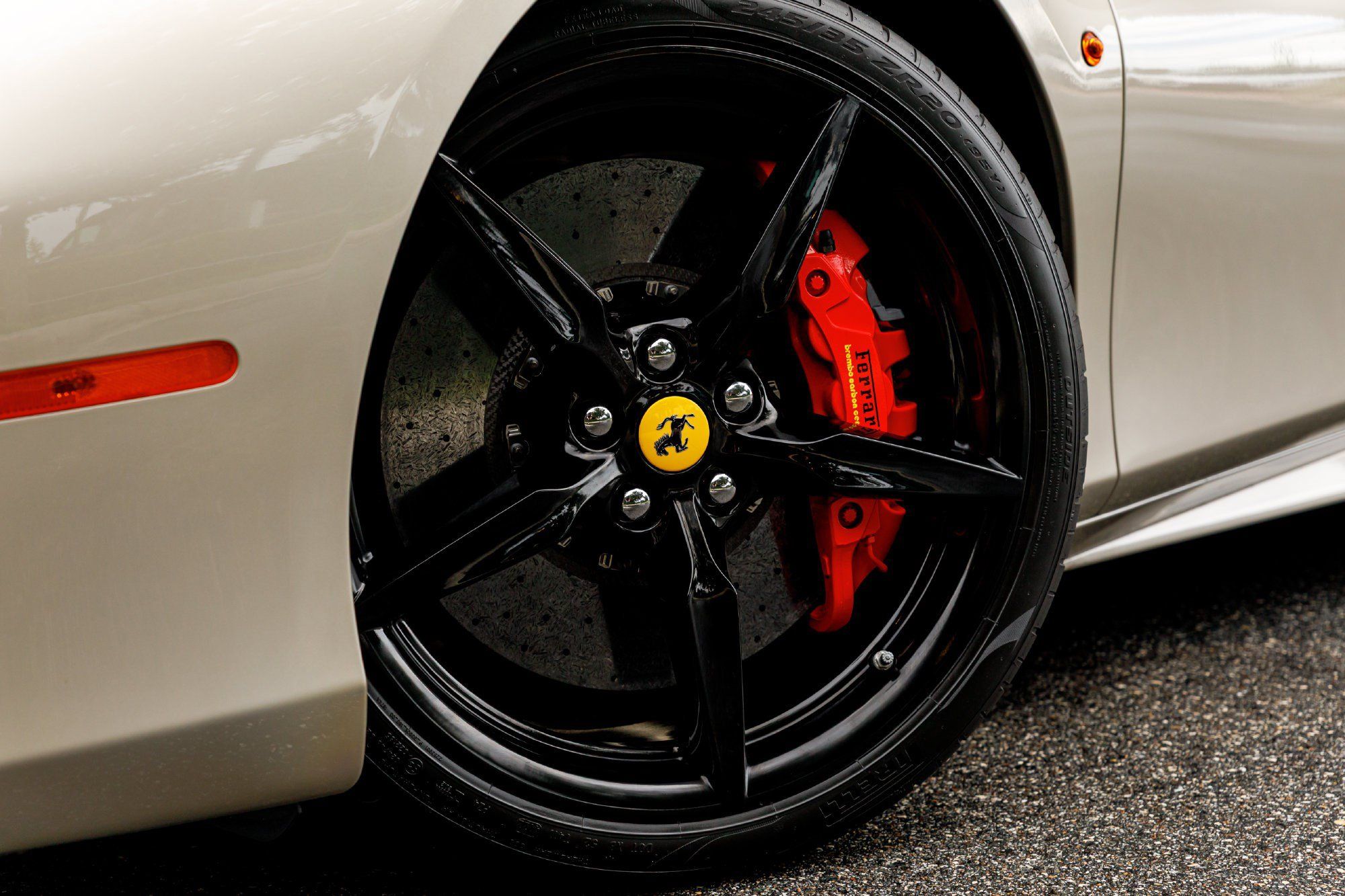 Used 2018 Ferrari 488 Spider RWD image 11