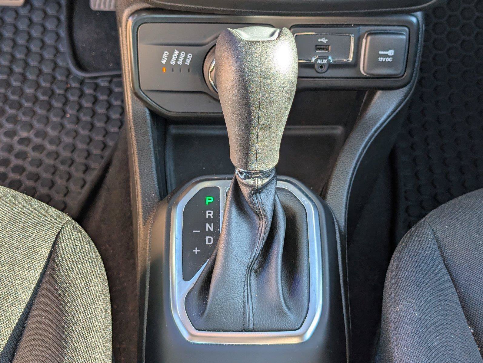 Used 2023 Jeep Renegade Latitude AWD/4WD image 25