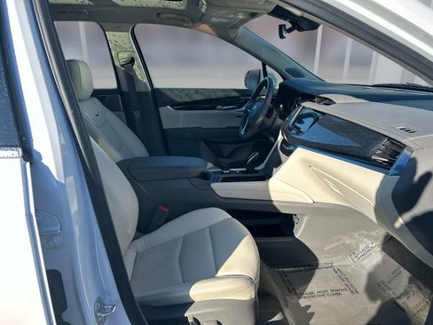 Used 2024 Cadillac XT6 Premium Luxury image 20