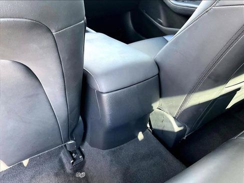 Used 2019 MAZDA MAZDA3 Sedan FWD image 22