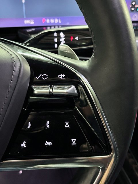 Used 2025 Cadillac Escalade Sport Platinum AWD/4WD image 33