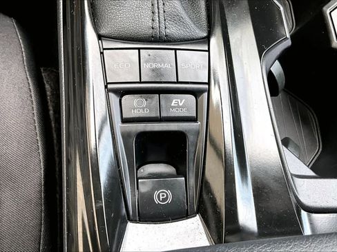 Used 2025 Toyota Camry LE FWD image 35