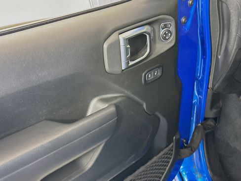 Used 2025 Jeep Wrangler Unlimited Rubicon image 18