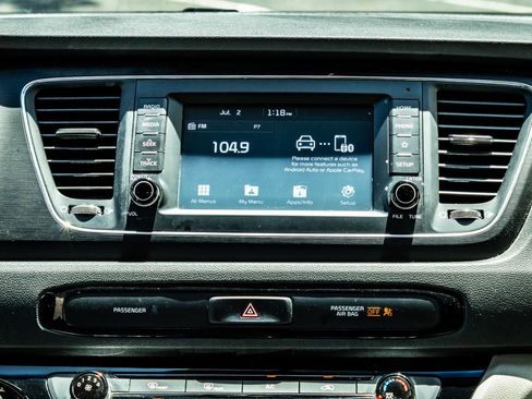 Used 2020 Kia Sedona LX FWD image 17