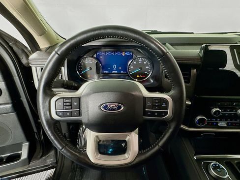Used 2024 Ford Expedition XLT image 13