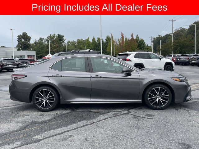 Used 2023 Toyota Camry SE FWD image 6