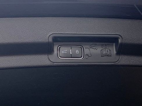 Certified 2023 Ford Explorer XLT w/ Equipment Group 202A image 7