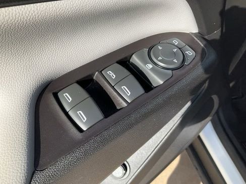 Used 2020 Chevrolet Equinox LT w/ Driver Convenience Package FWD image 6