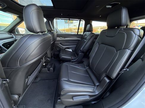 New 2025 Jeep Grand Cherokee L Limited w/ Luxury Tech Group II image 21