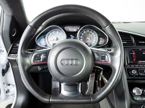 Used 2012 Audi R8 V8 w/ Convenience Pkg AWD/4WD image 8