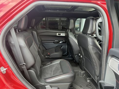 Used 2023 Ford Explorer ST-Line w/ Class IV Trailer Tow Package AWD/4WD image 28