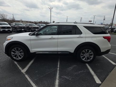 Used 2022 Ford Explorer Limited w/ Equipment Group 301A image 2