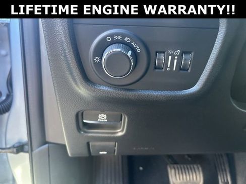 Used 2025 Jeep Grand Cherokee Altitude AWD/4WD image 11
