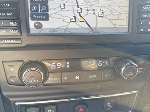 Used 2018 Nissan Titan SV w/ SV Convenience Package AWD/4WD image 11