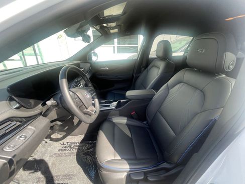 Used 2025 Buick Envista Sport Touring image 27