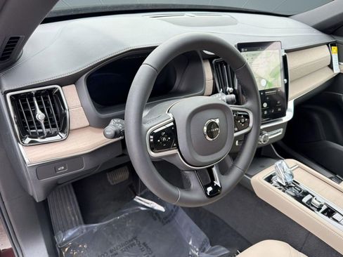 New 2026 Volvo XC90 B5 Core w/ Protection Package image 4